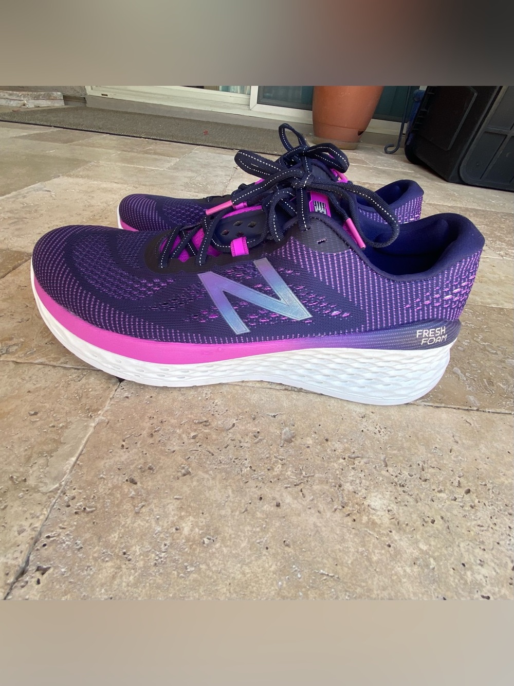 New Balance Women’s Fresh Foam More B1 Violet/Pink/Navy SZ 12, WMORVP